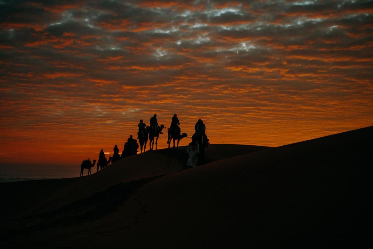 Akabar Luxury Desert Camp メルズーガ エクステリア 写真